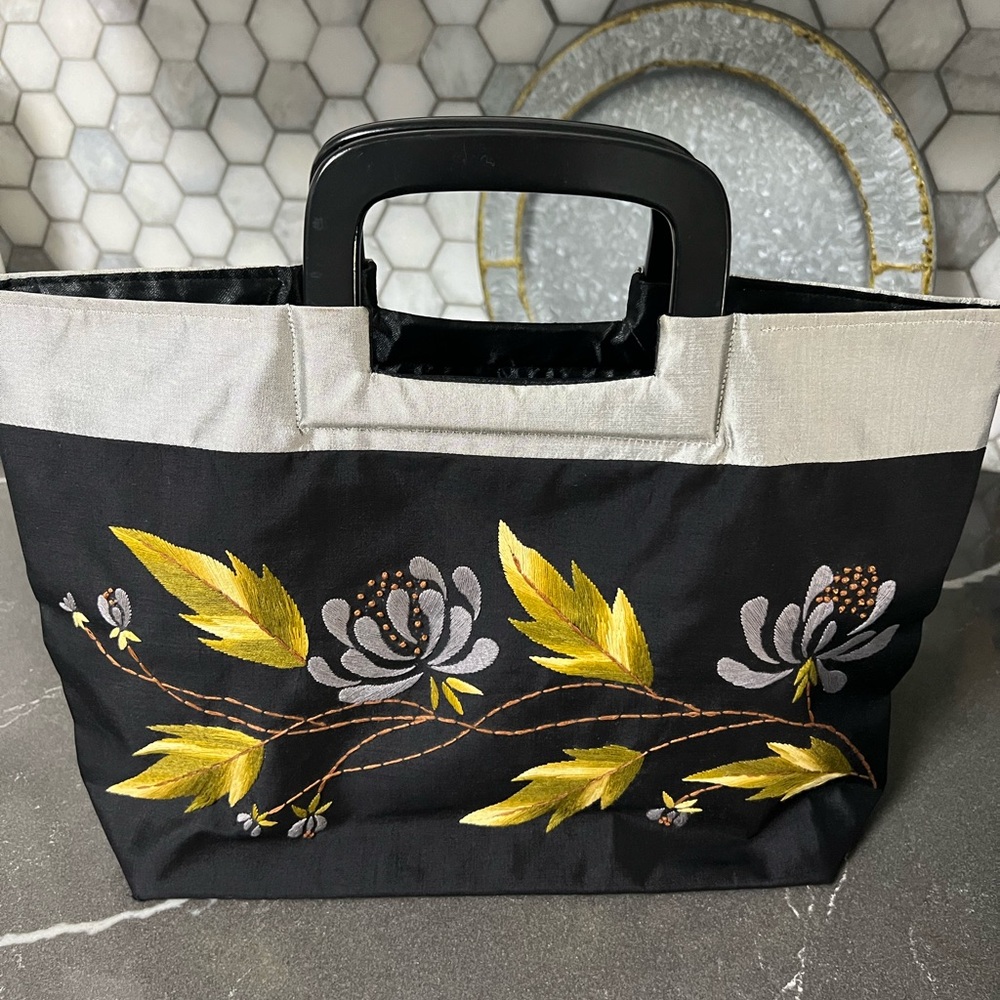Silk Della Q purse